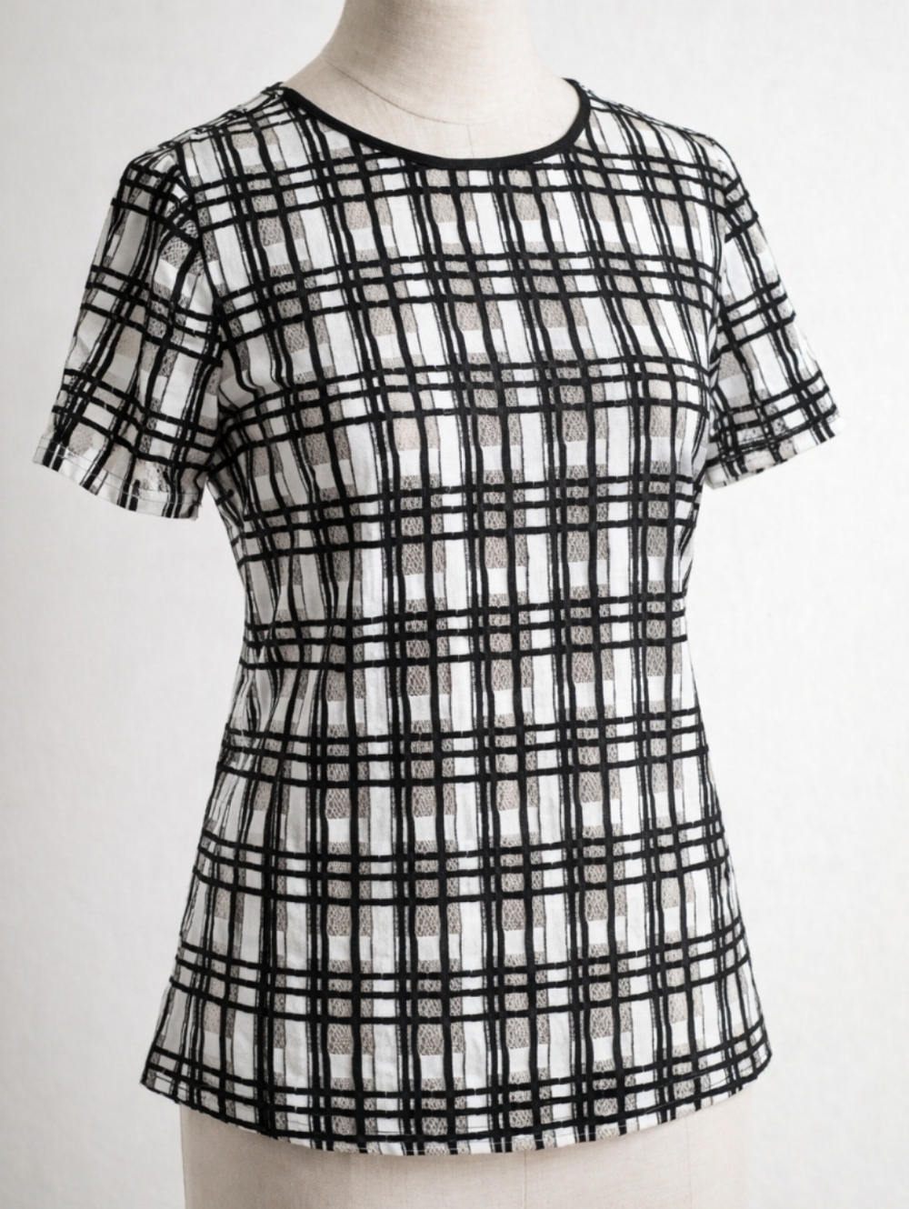 BCBGeneration Black White Plaid Short Sleeve Textured Sheer Top | XS | Modern
